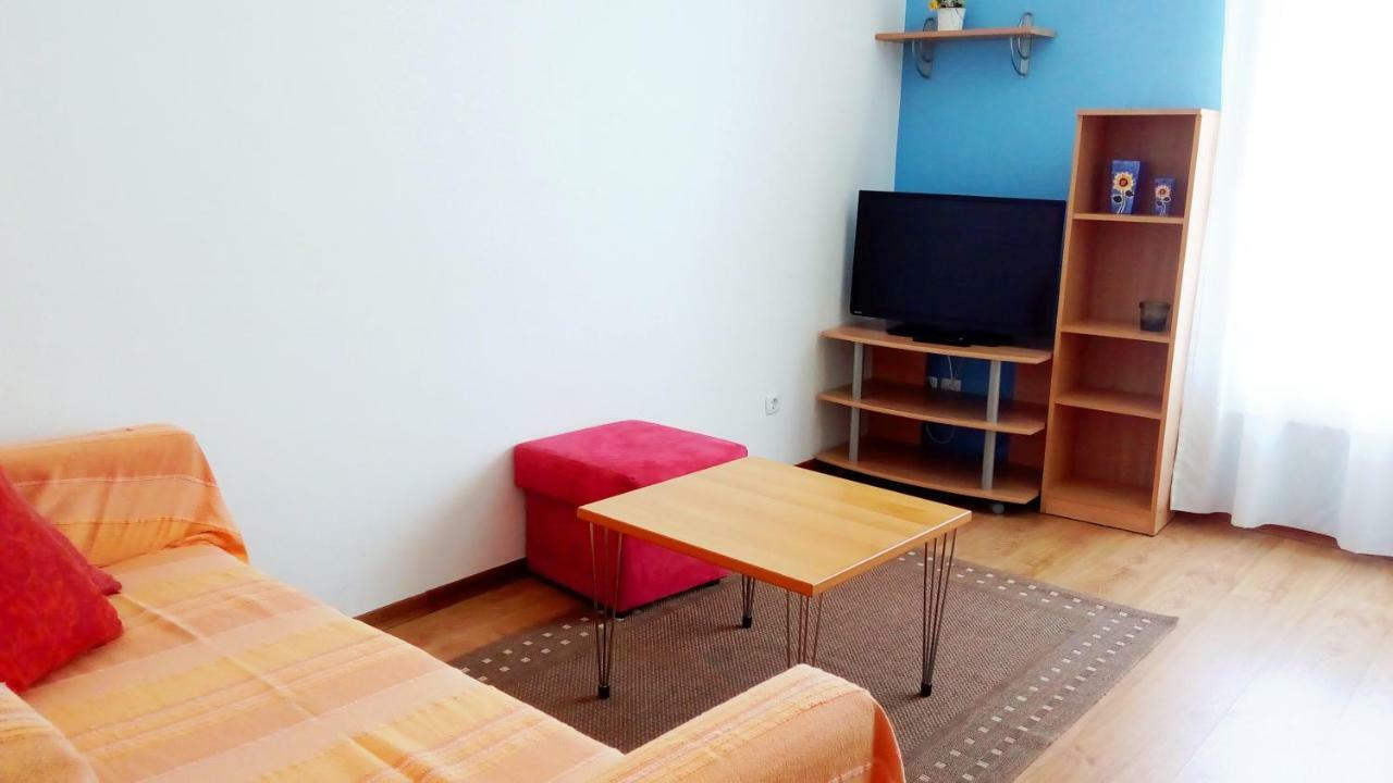 Apartmani Komunela Umag Exteriör bild