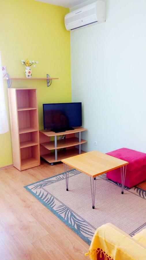 Apartmani Komunela Umag Exteriör bild