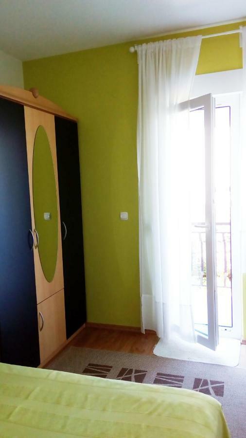 Apartmani Komunela Umag Exteriör bild