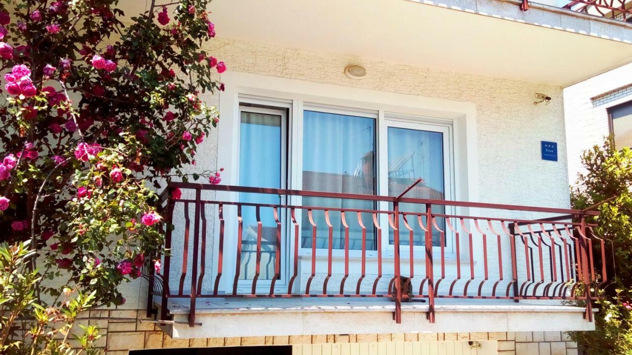 Apartmani Komunela Umag Exteriör bild
